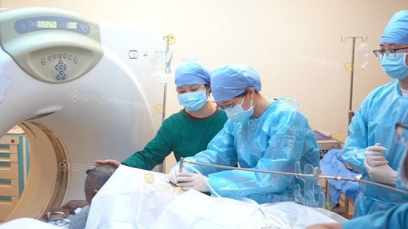 1-074803292.jpg 康博刀手术.jpg